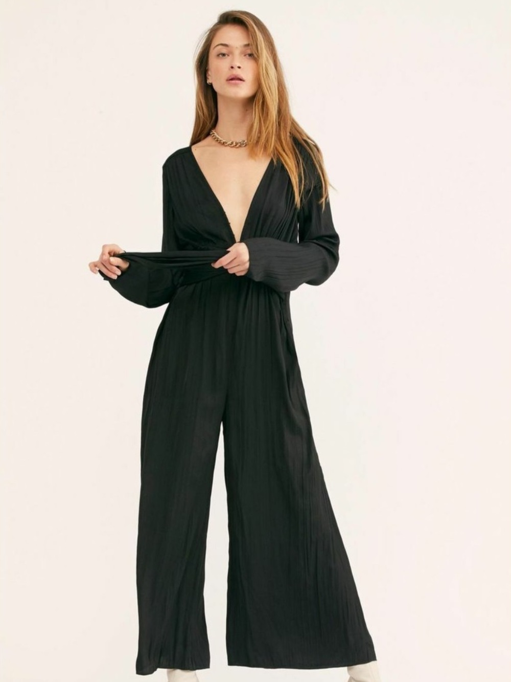 Free People Black Long Sleeve  Plunging V-Neck Wide-Leg Jumpsuit size 0
